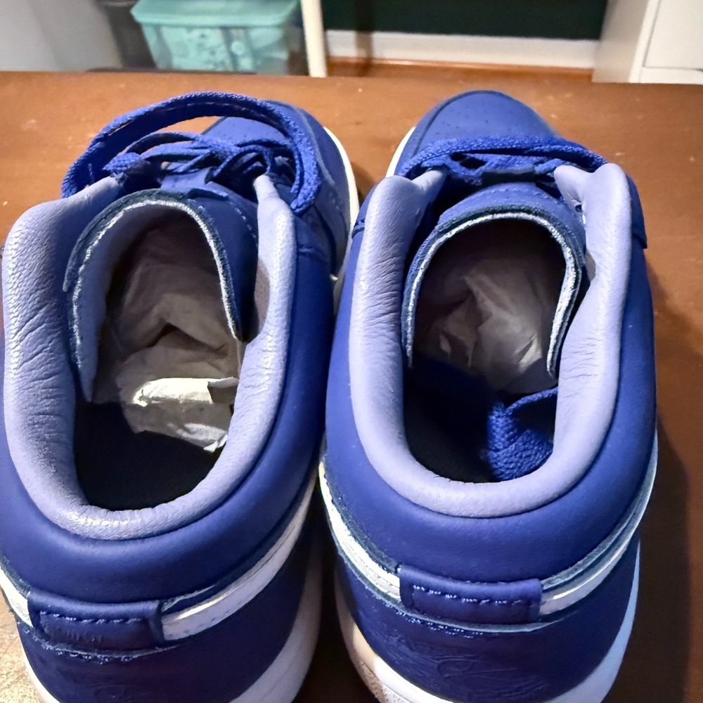 Jordan Women Blue Sneakers size 7 - Picture 3 of 4
